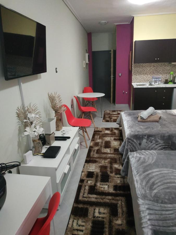 G M 1 Rooms Kentro In The Heart Of The City Larissa Exteriör bild